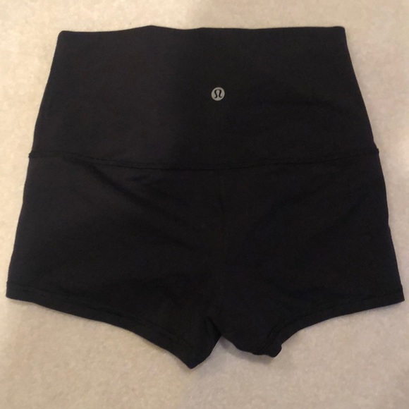lululemon athletica Pants - Lululemon Wunder Under Shorts